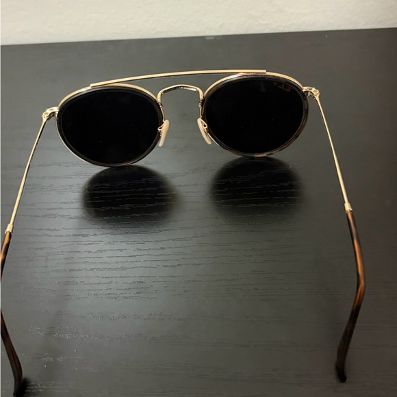 Ray-Ban Classic Gold Frame Sunglasses - Picture 5 of 5